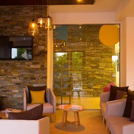 Bebis Коккино-Неро